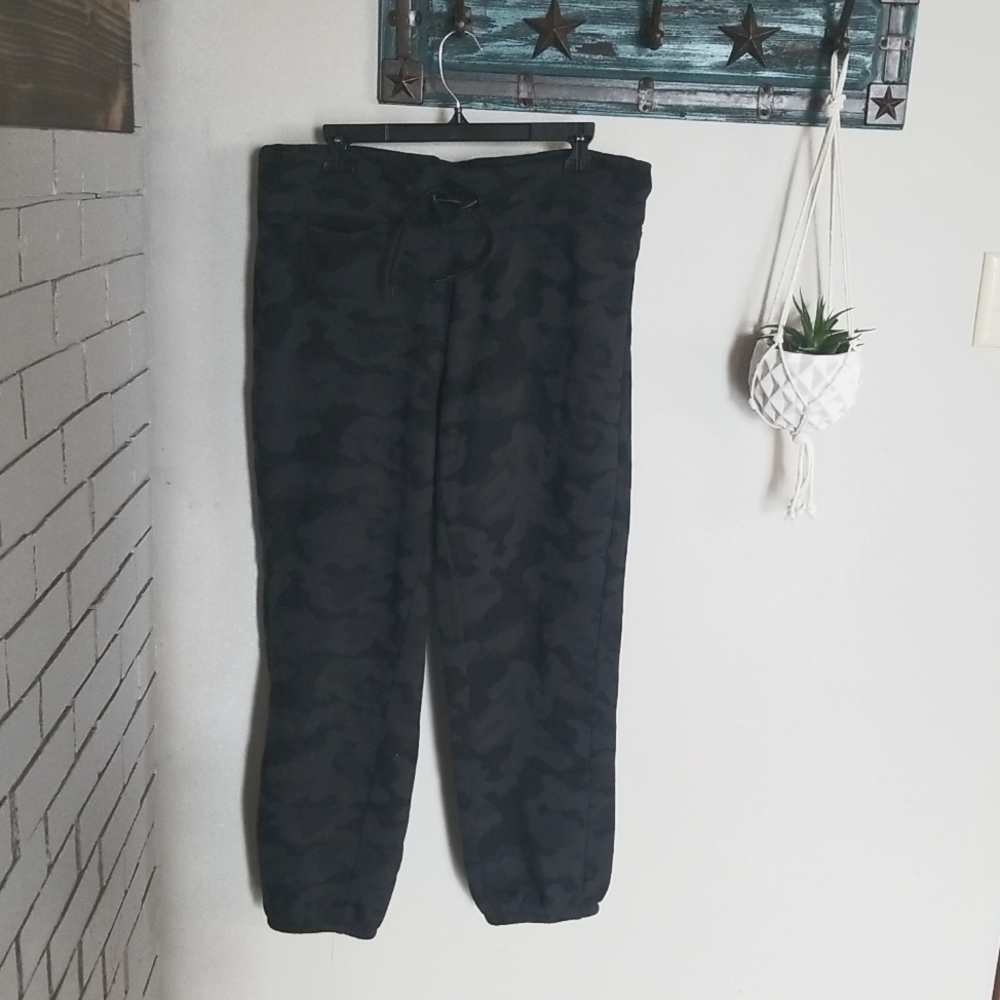 Calvin Klein Camo sweat joggers